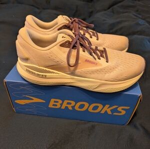 Brooks Adrenaline 24 GTS